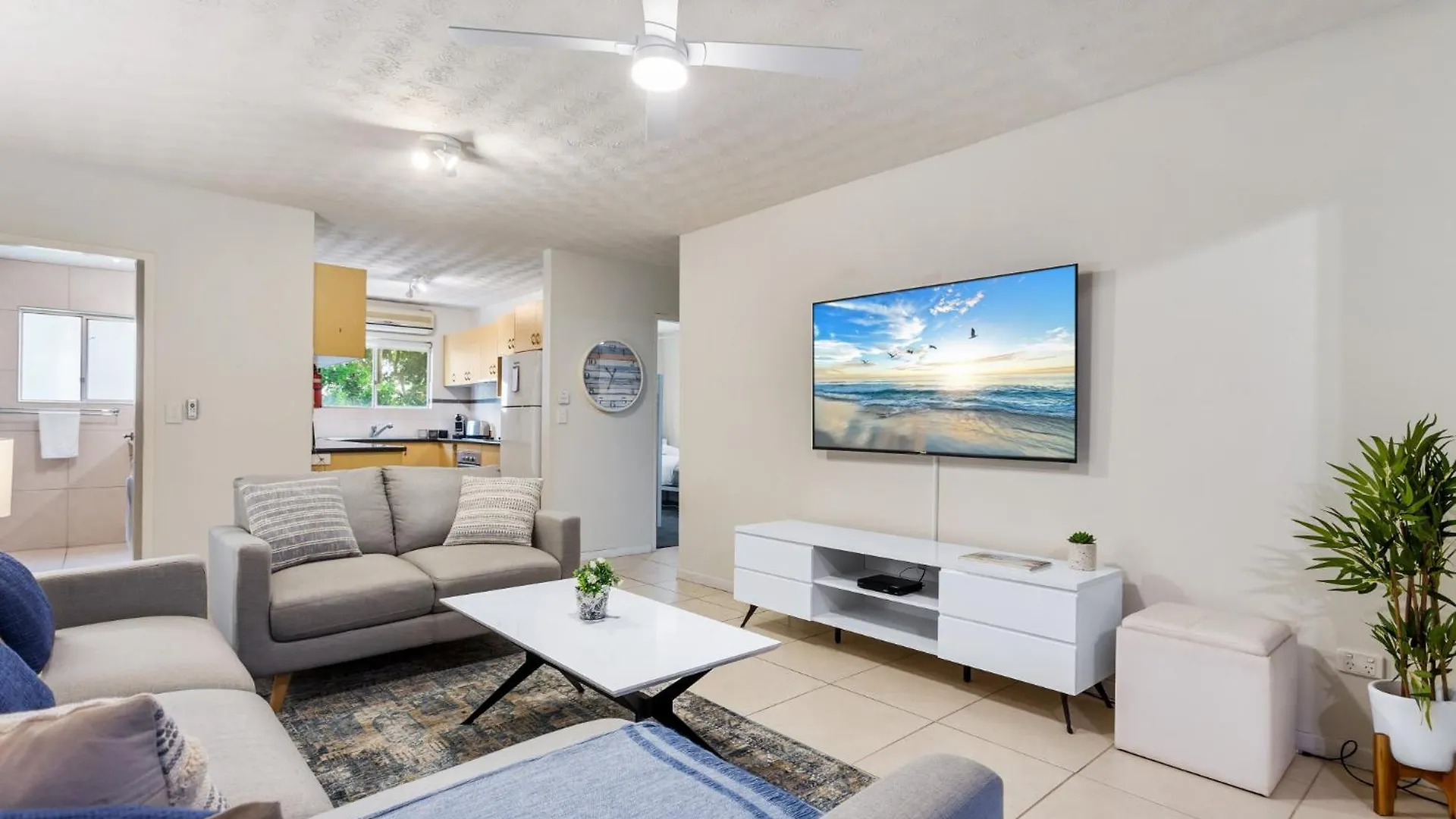 Beachfront 2-Bedroom Apartment With Secure Parking Maroochydore